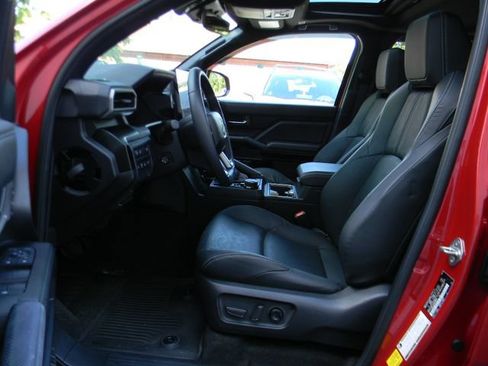 Used 2025 Toyota 4Runner Limited AWD/4WD image 22
