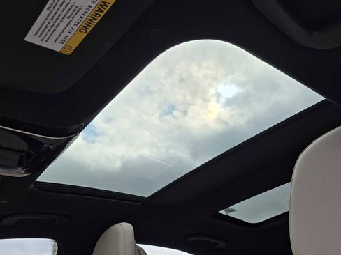 Used 2023 Mercedes-Benz C 300 Sedan image 12