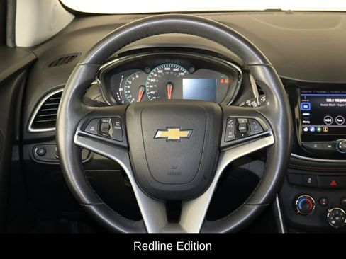 Used 2020 Chevrolet Trax LT w/ Redline Edition FWD image 7