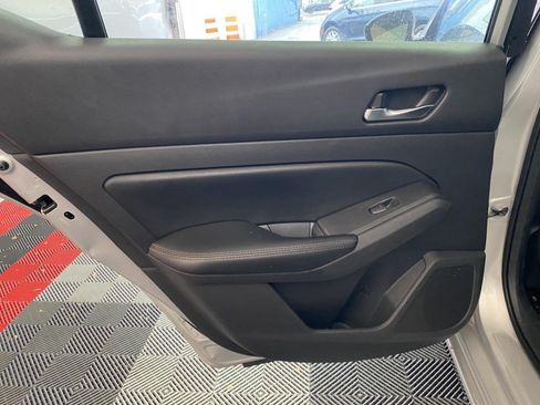 Used 2019 Nissan Altima 2.5 SR FWD image 12