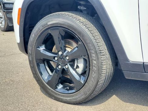Certified 2023 Jeep Grand Cherokee Altitude AWD/4WD image 31