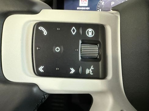 New 2026 Land Rover Defender 110 X-Dynamic SE AWD/4WD image 14