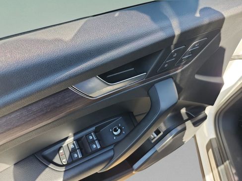 Used 2021 Audi Q5 Premium w/ Convenience Package image 16