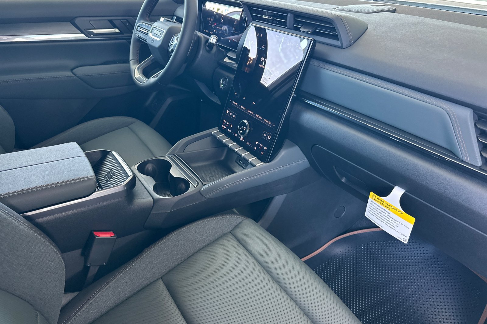 New 2026 GMC Terrain AT4 w/ Technology Package II AWD/4WD image 17