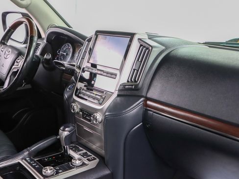 Used 2019 Toyota Land Cruiser image 28