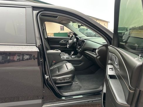 Used 2021 Chevrolet Traverse RS image 29
