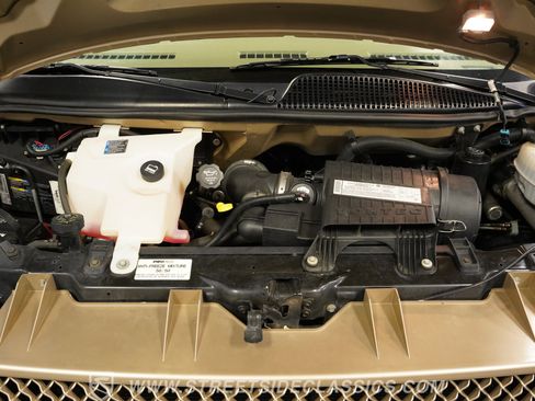 Used 2006 Chevrolet Express 1500 w/ Preferred Equipment Group image 3