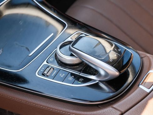 Used 2018 Mercedes-Benz E 300 image 21