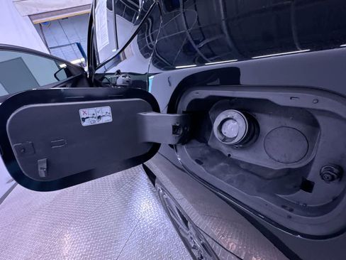 Used 2024 Chevrolet Equinox RS w/ RS Leather Package image 39