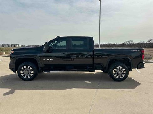 Certified 2024 Chevrolet Silverado 2500 Custom w/ Custom Value Package image 6