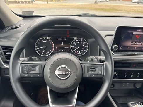 Used 2024 Nissan Rogue S image 7