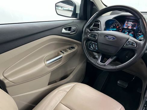 Used 2019 Ford Escape Titanium AWD/4WD image 12