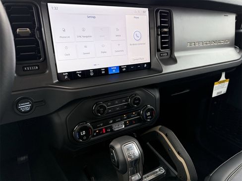 New 2025 Ford Bronco Badlands image 39