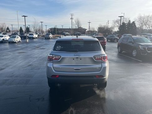 Used 2020 Jeep Compass Latitude w/ Popular Equipment Group image 3