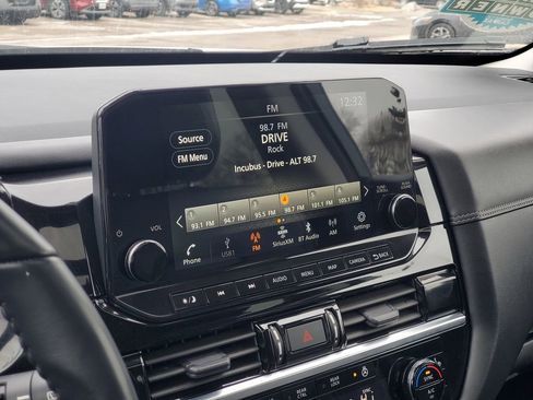 Used 2023 Nissan Pathfinder Platinum image 27