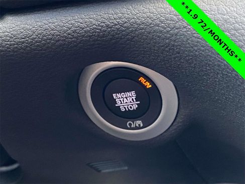 New 2026 Chrysler Pacifica Select image 51