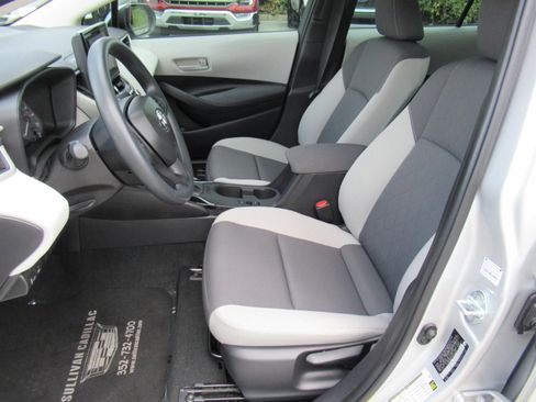 Used 2025 Toyota Corolla LE FWD image 16