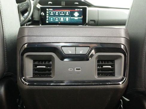 Used 2025 GMC Sierra 2500 AT4 w/ AT4 Premium Plus Package AWD/4WD image 27