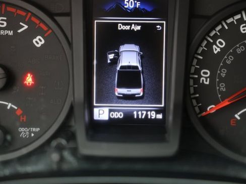 Used 2022 Toyota Tacoma SR image 20