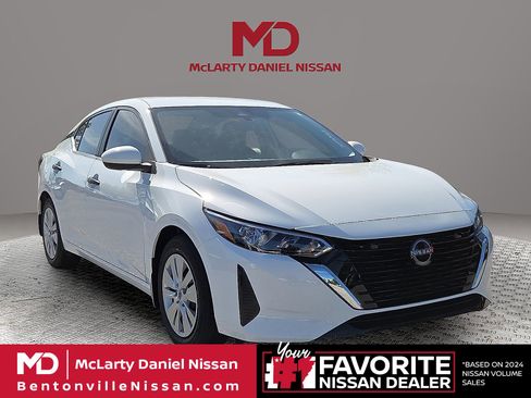 Used 2025 Nissan Sentra S image 1