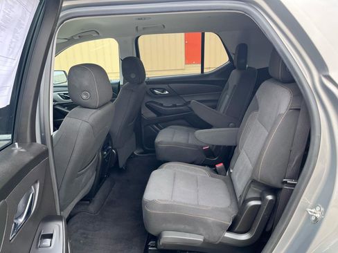 Used 2018 Chevrolet Traverse LT FWD image 13