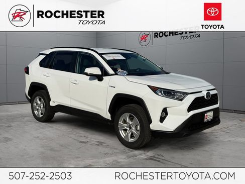 Used 2021 Toyota RAV4 XLE AWD/4WD image 1
