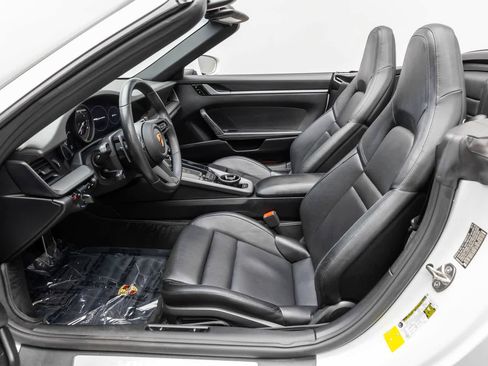 Used 2020 Porsche 911 Carrera RWD image 11