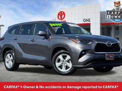 Certified 2025 Toyota Highlander LE