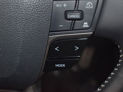 Used 2025 Toyota Camry SE image 21