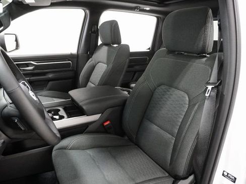 New 2026 RAM 1500 4x4 Crew Cab image 11