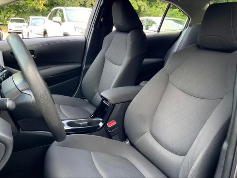 Used 2020 Toyota Corolla LE FWD image 7