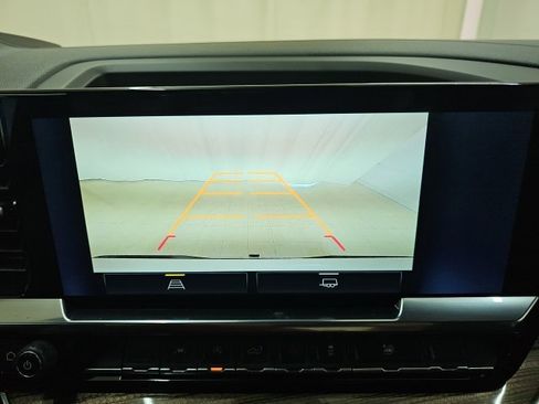 Used 2024 Chevrolet Silverado 1500 LT image 7