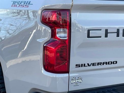 New 2026 Chevrolet Silverado 1500 Custom Trail Boss w/ LPO, Dark Essentials Package AWD/4WD image 23