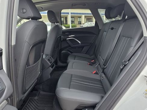 Used 2025 Audi Q5 Premium Plus w/ Premium Plus AWD/4WD image 23