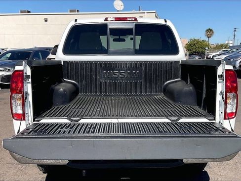 Used 2017 Nissan Frontier SV image 26