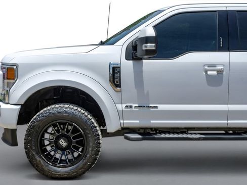 Used 2022 Ford F250 Lariat w/ Lariat Value Package AWD/4WD image 11