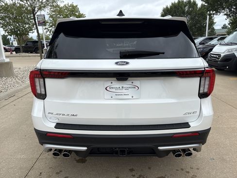 Used 2025 Ford Explorer Platinum w/ Ultimate Package AWD/4WD image 9