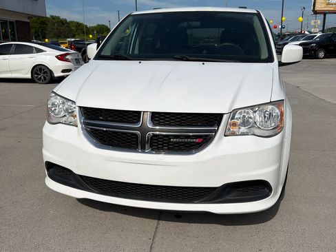 Used 2016 Dodge Grand Caravan SXT FWD image 4