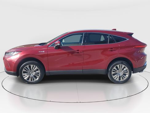 Certified 2021 Toyota Venza XLE w/ Softex Package AWD/4WD image 6