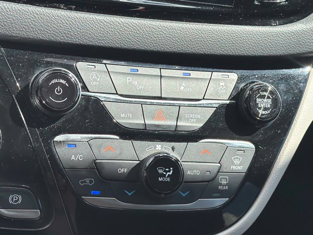 Used 2024 Chrysler Pacifica Touring-L FWD image 19