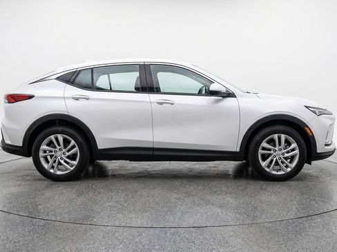 Used 2025 Buick Envista Preferred FWD image 11