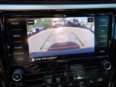 Used 2020 Volkswagen Passat 2.0T SE FWD image 22