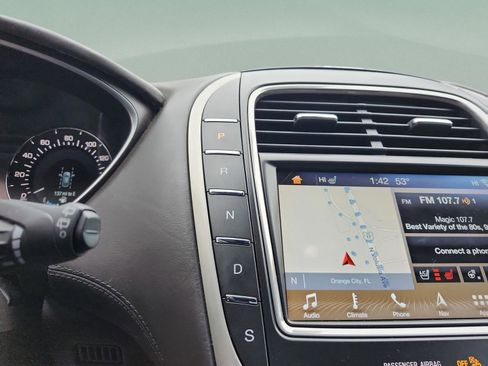 Used 2017 Lincoln MKX Black Label w/ Driver Assistance Package image 15