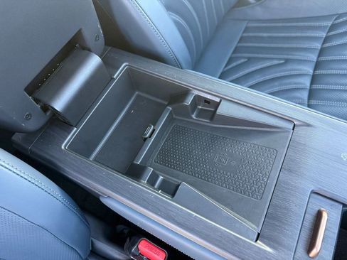 Used 2023 Nissan Ariya image 26