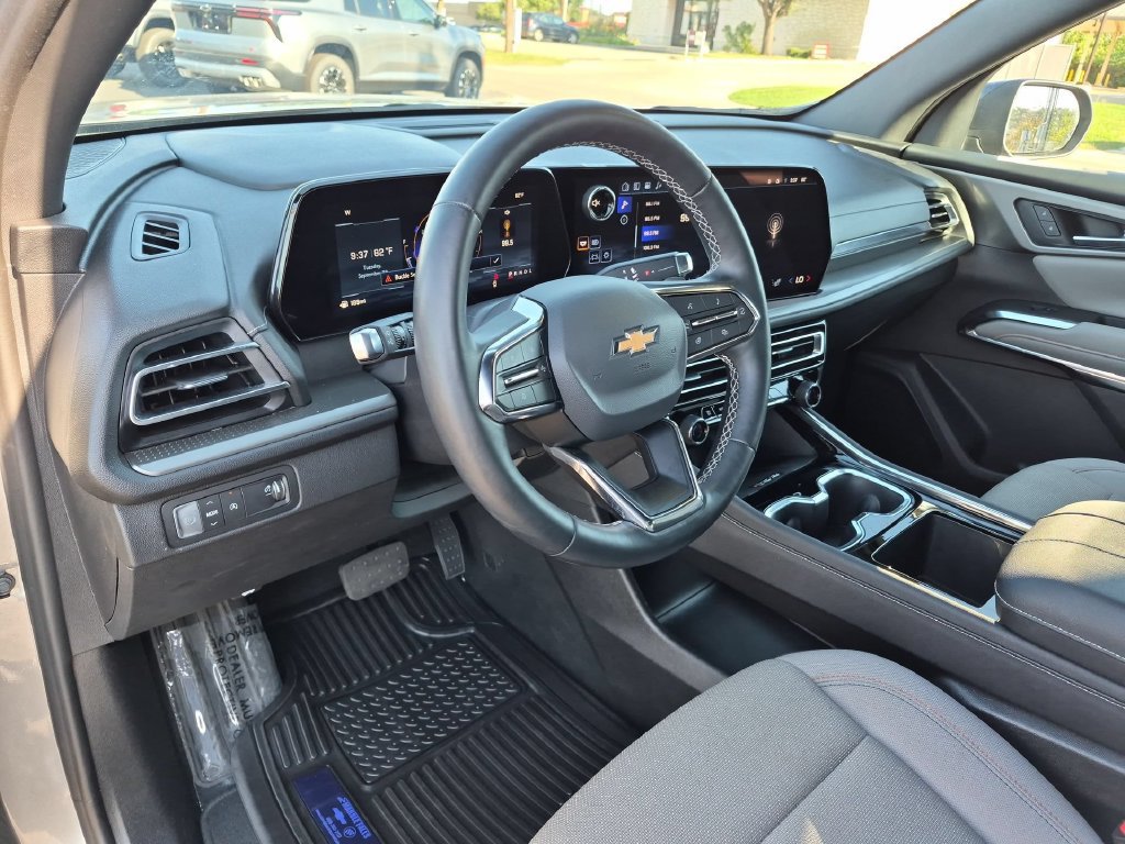 Certified 2026 Chevrolet Traverse LT w/ Driver Confidence Package FWD image 9