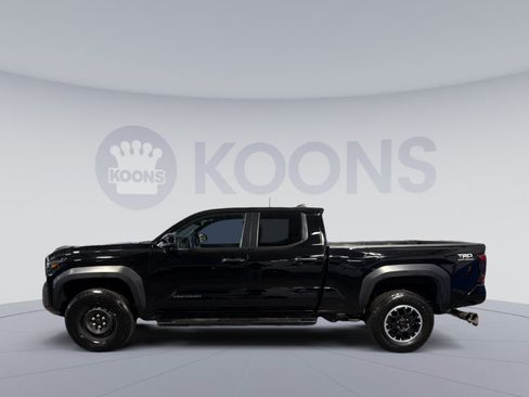 Used 2024 Toyota Tacoma TRD Off-Road AWD/4WD image 2