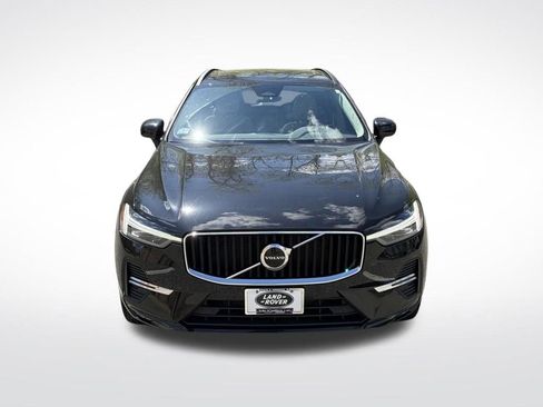Used 2022 Volvo XC60 B5 Momentum w/ Climate Package AWD/4WD image 2