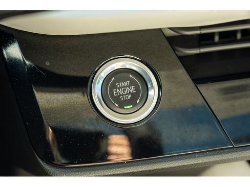 Used 2024 Buick Envision Avenir AWD/4WD image 30
