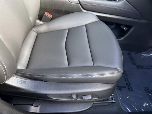 New 2025 Cadillac XT6 Luxury image 10