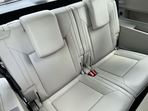 Used 2018 Volkswagen Atlas SE w/ R-Line Package image 19